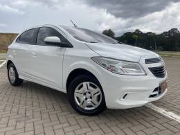 CHEVROLET - ONIX - 2014/2014 - Branca - R$ 36.900,00
