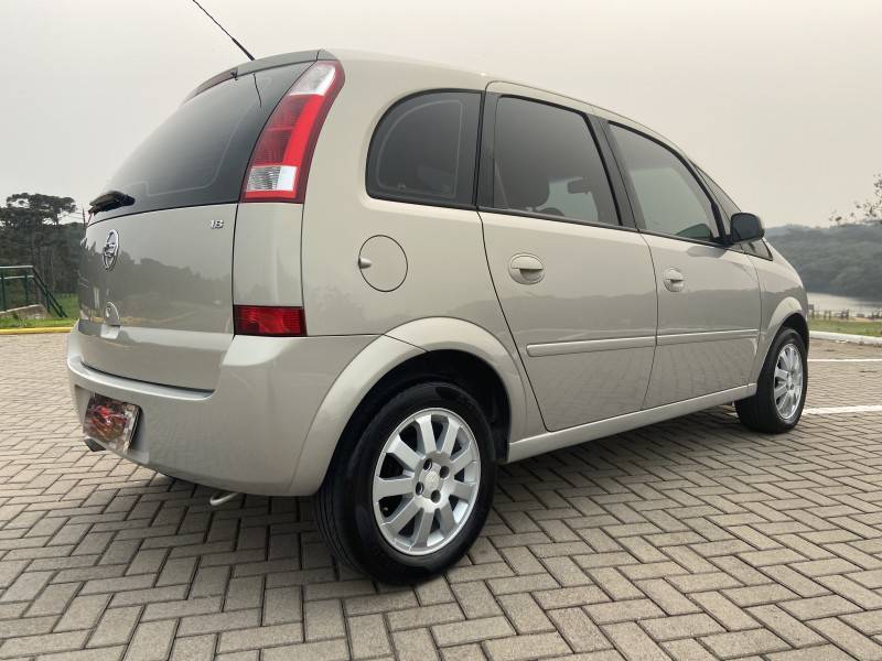 CHEVROLET - MERIVA - 2004/2004 - Prata - R$ 24.900,00