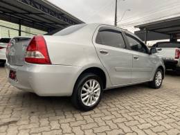 TOYOTA - ETIOS - 2012/2014 - Prata - R$ 37.900,00