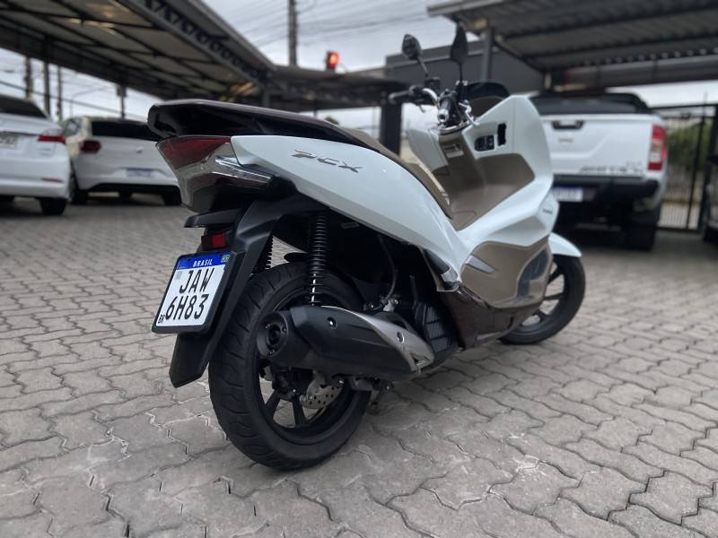 HONDA - PCX - 2021/2021 - Branca - R$ 16.900,00