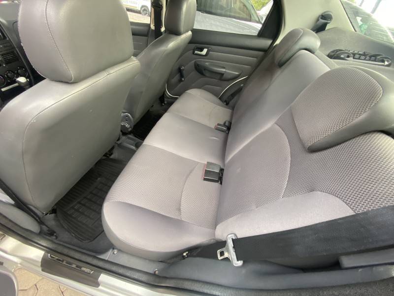 FIAT - SIENA - 2006/2007 - Prata - R$ 25.900,00