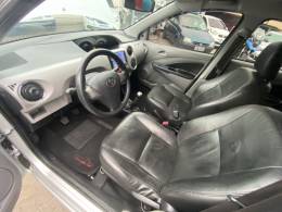 TOYOTA - ETIOS - 2012/2014 - Prata - R$ 37.900,00