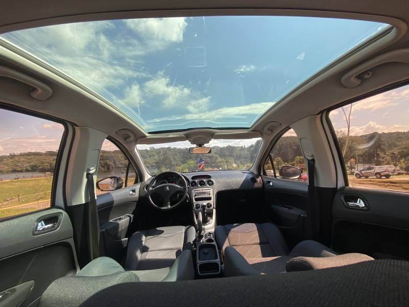 PEUGEOT - 308 - 2013/2014 - Branca - R$ 39.900,00