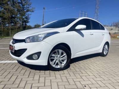 HYUNDAI - HB20S - 2013/2014 - Branca - R$ 54.900,00