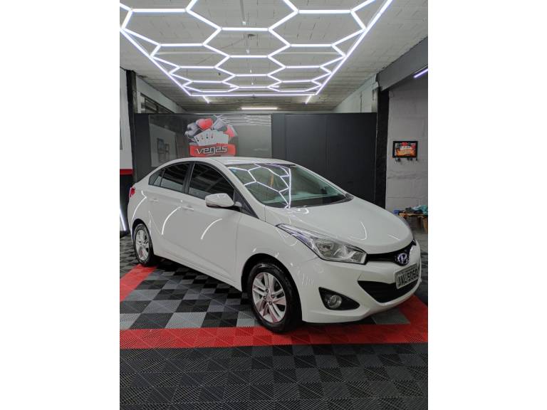 HYUNDAI - HB20S - 2013/2014 - Branca - R$ 54.900,00