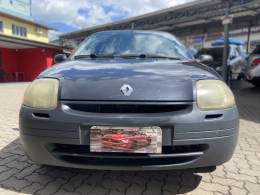 RENAULT - CLIO - 2003/2003 - Cinza - R$ 8.900,00