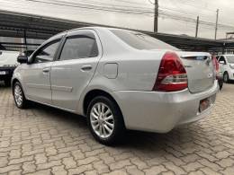 TOYOTA - ETIOS - 2012/2014 - Prata - R$ 37.900,00
