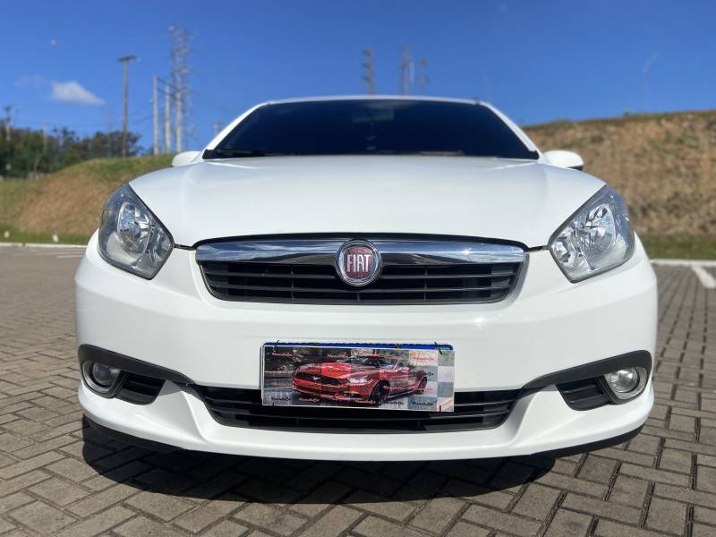 FIAT - SIENA - 2013/2013 - Branca - R$ 37.900,00
