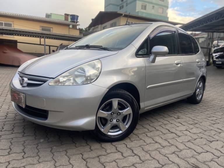 HONDA - FIT - 2008/2008 - Prata - R$ 31.900,00