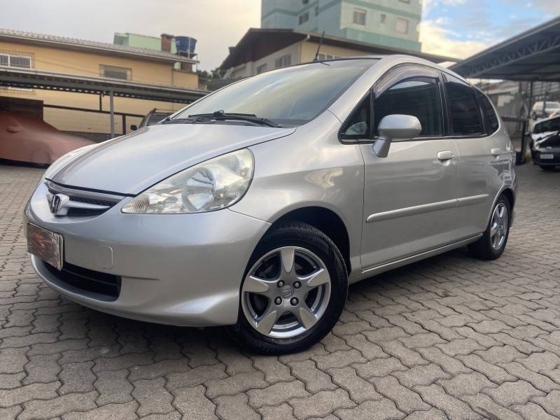 HONDA - FIT - 2008/2008 - Prata - R$ 31.900,00