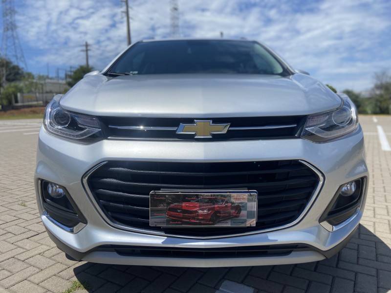 CHEVROLET - TRACKER - 2017/2018 - Prata - R$ 89.900,00