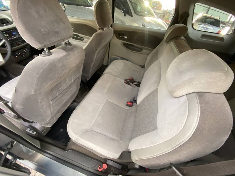 CHEVROLET - SPIN - 2013/2014 - Cinza - R$ 55.900,00