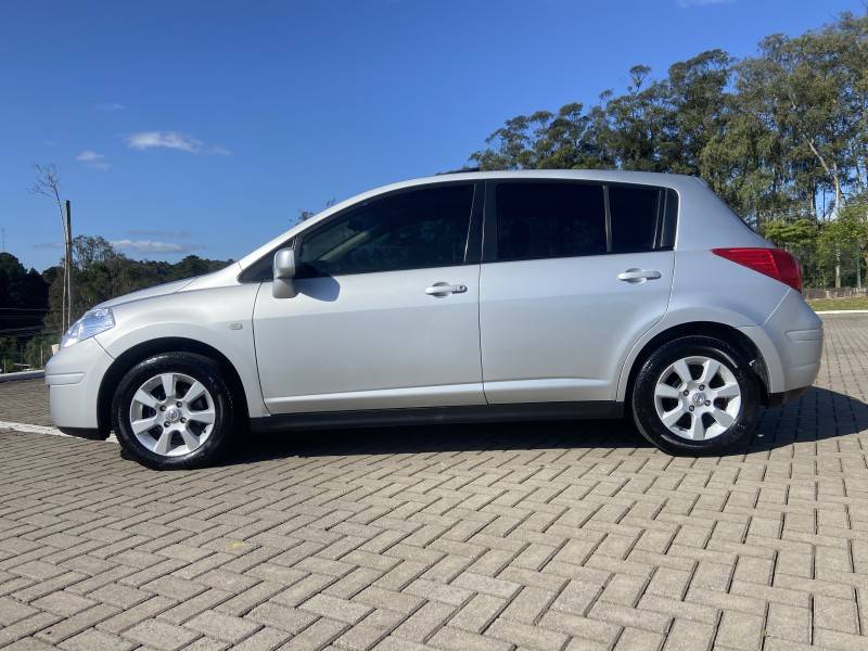 NISSAN - TIIDA - 2008/2008 - Prata - R$ 39.900,00