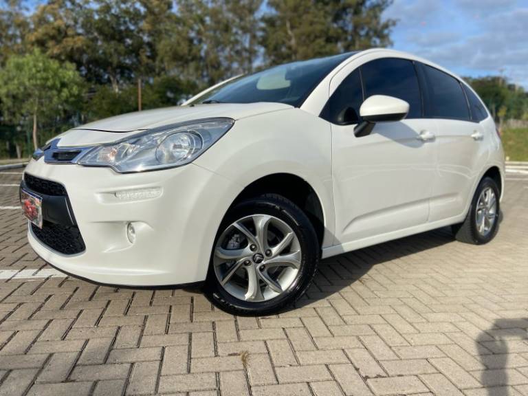 CITROËN - C3 - 2013/2014 - Branca - R$ 39.900,00