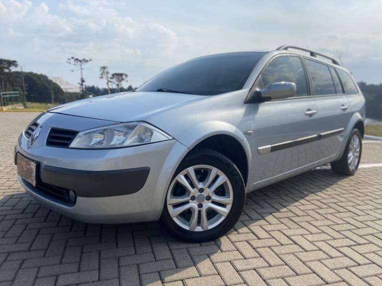 RENAULT - MÉGANE - 2008/2008 - Prata - R$ 26.900,00